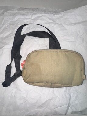 Lululemon mini belt bag trench tan